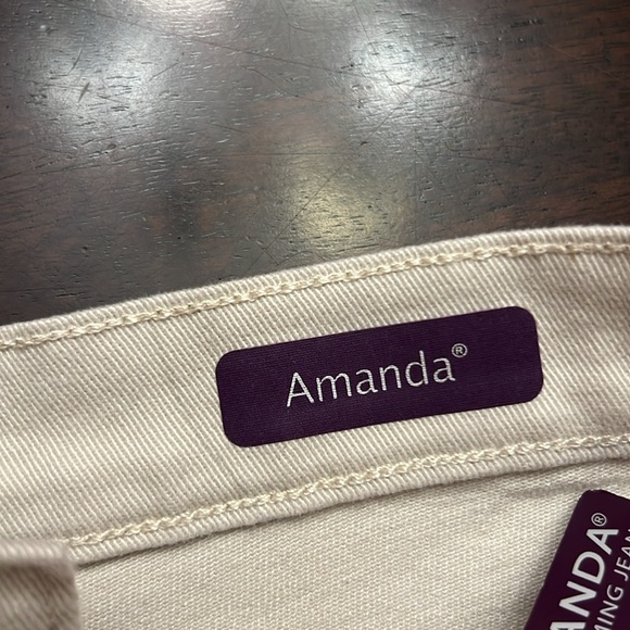 Gloria Vanderbilt Slimming Jeans - Cream. Size 16 inseam 31 - Picture 6 of 10